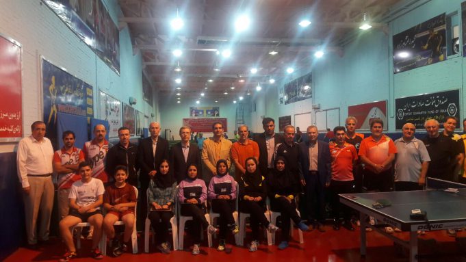 بازدید رئیس فدراسیون تنیس از آخرین تمرینات تیم اعزامی مسابقات نیوکاسل