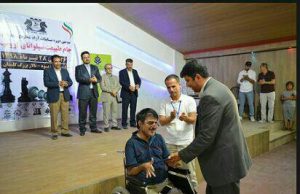 تقدیر از ورزشکار قهرمان شطرنج مبتلا به بیماری اماس در جام طبیعت