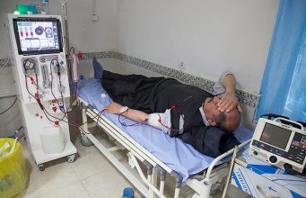 اهدای لوازم مورد نیاز بخش دیالیز به پنج مرکز درمانی