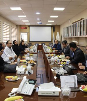 بررسی مشکلات بیماران سی اف در مرکز طبی کودکان